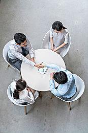 点击互动游戏《失眠》将在 12 月 16 日发售，首发购买仅需 8 元